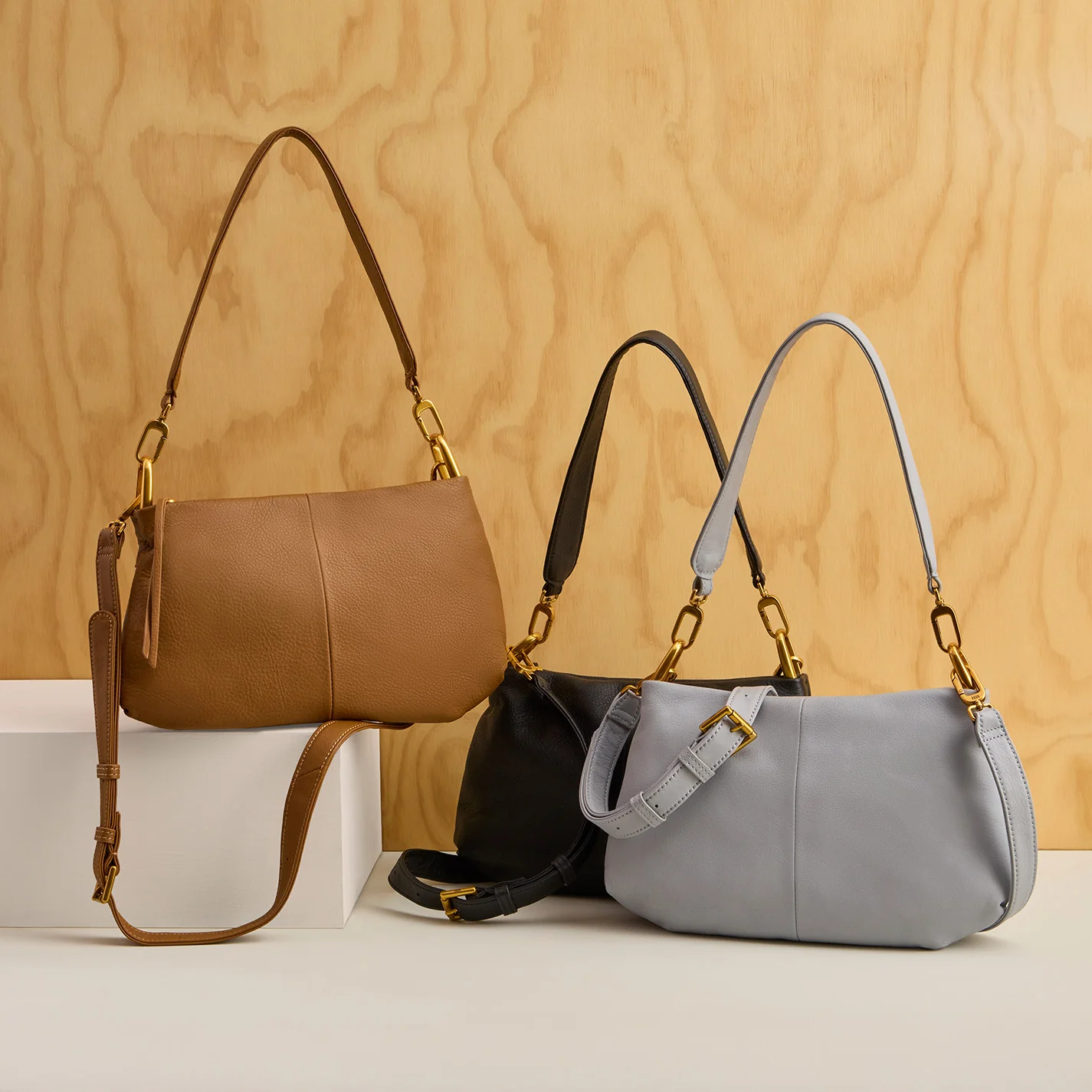 Advance Shoulder Bag in Pebbled Leather - Indigo Cloud - Image 2