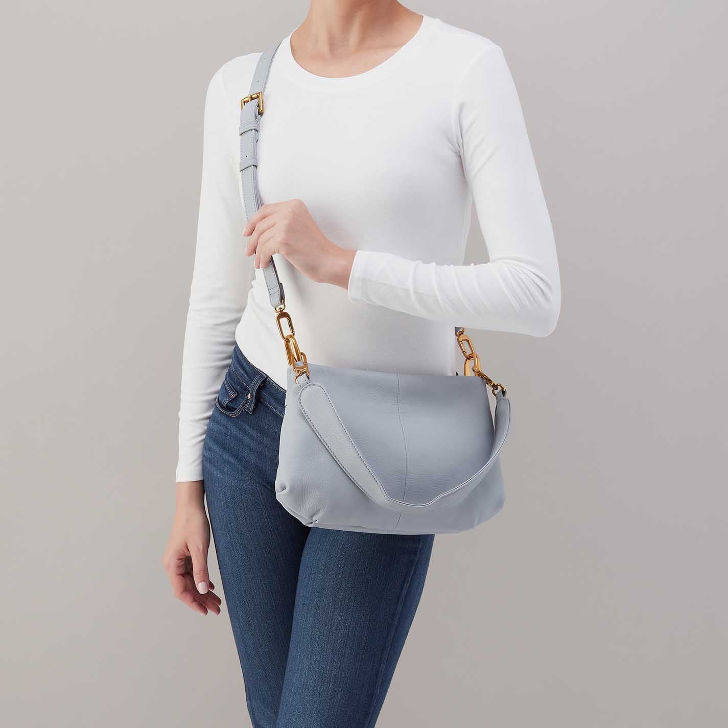 Advance Shoulder Bag in Pebbled Leather - Indigo Cloud - Image 3