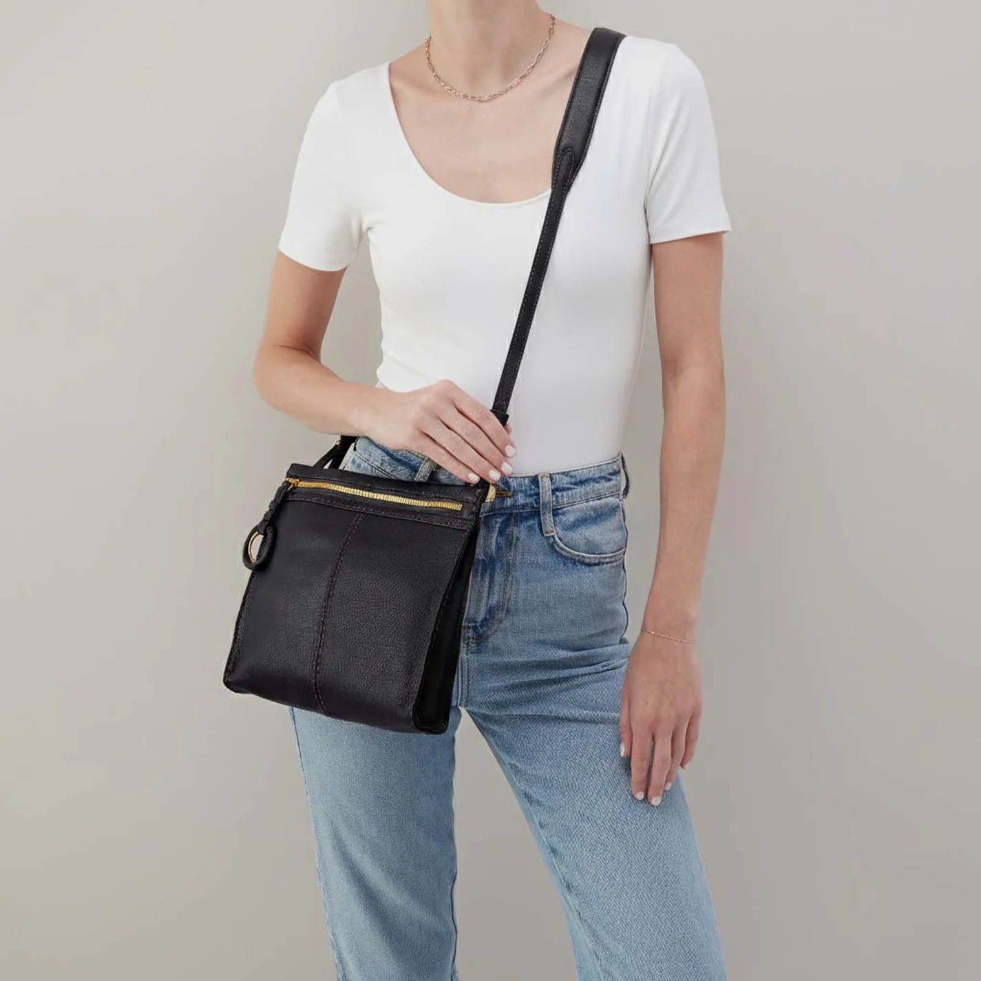 Austin Medium Crossbody In Pebbled Leather - Black - Image 2