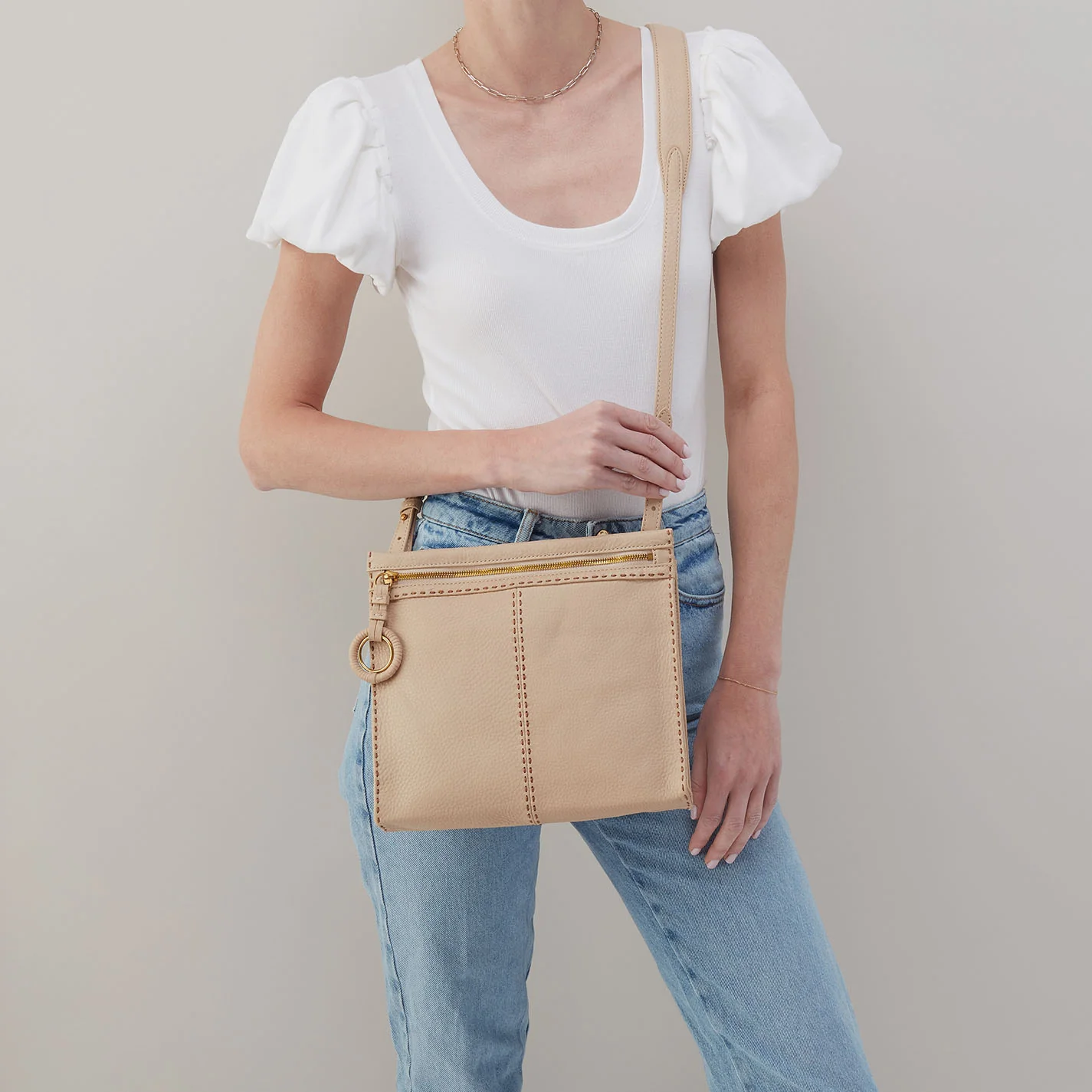 Austin Medium Crossbody In Pebbled Leather - Linen - Image 2