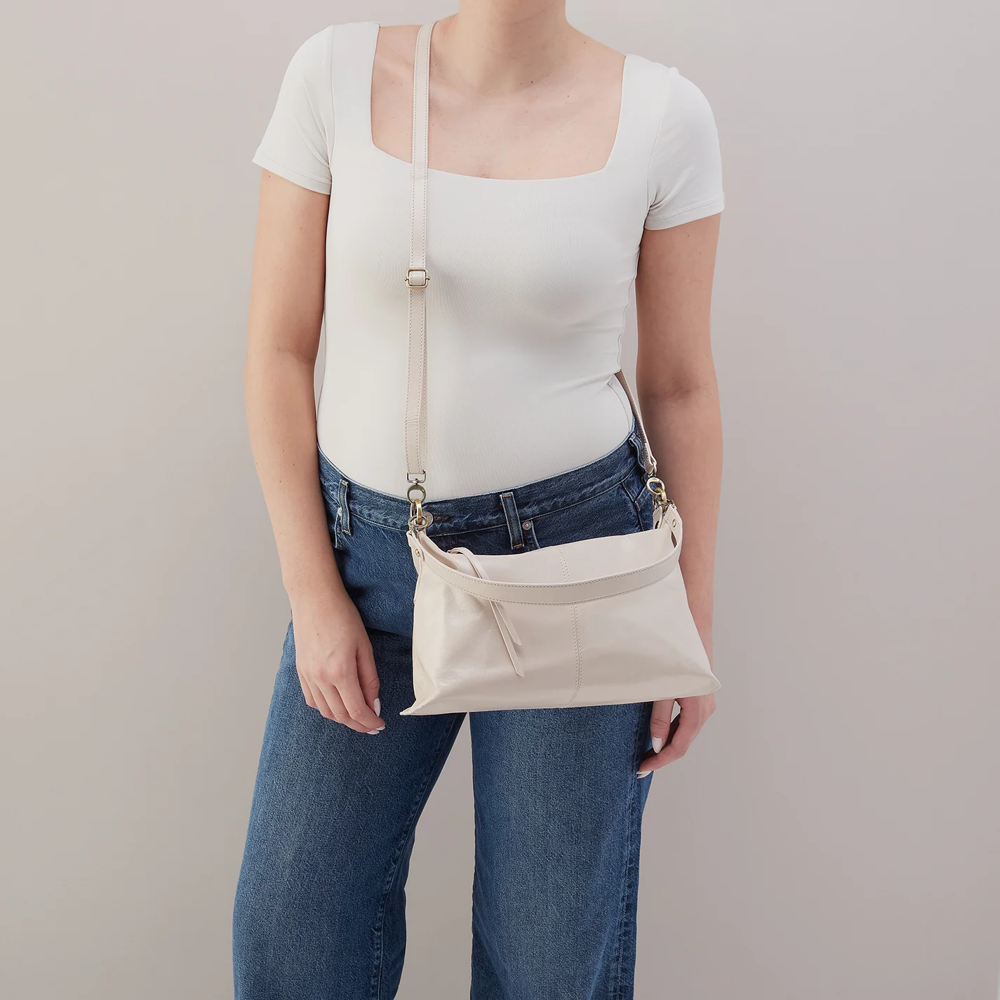 Avon Shoulder Bag In Polished Leather - Pale Flax - Image 2
