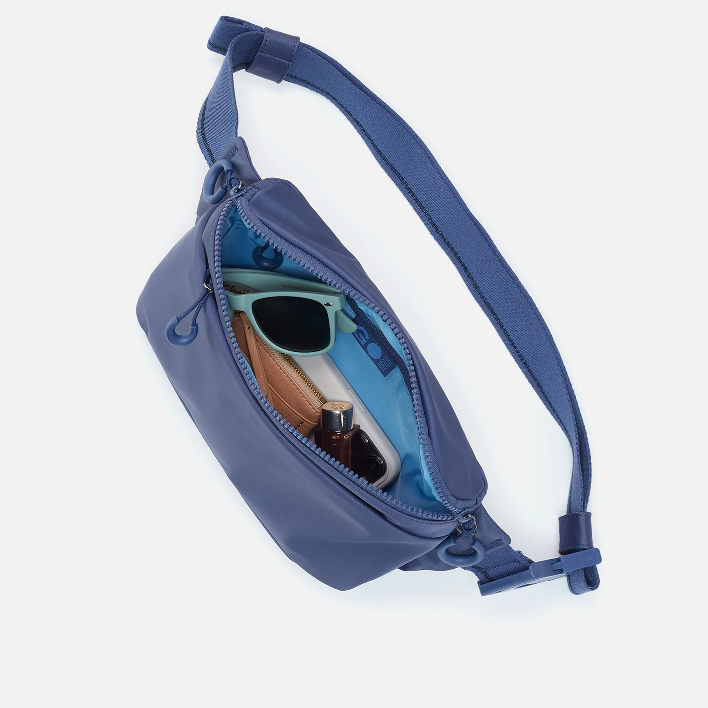 BE HOLD Belt Bag in CaRefiber recycled nylon - Ocean - Image 3