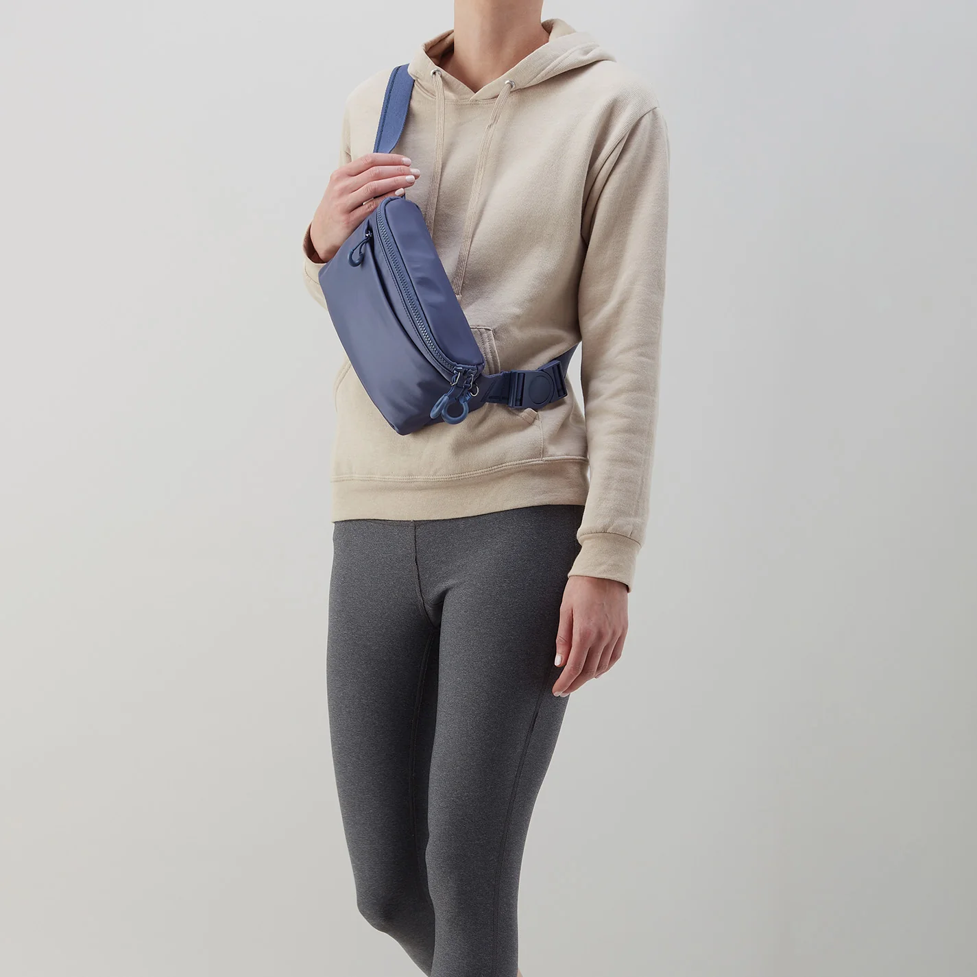 BE HOLD Quilted Belt Bag in CaRefiber recycled nylon - Jet with Ocean Quilt - Image 8