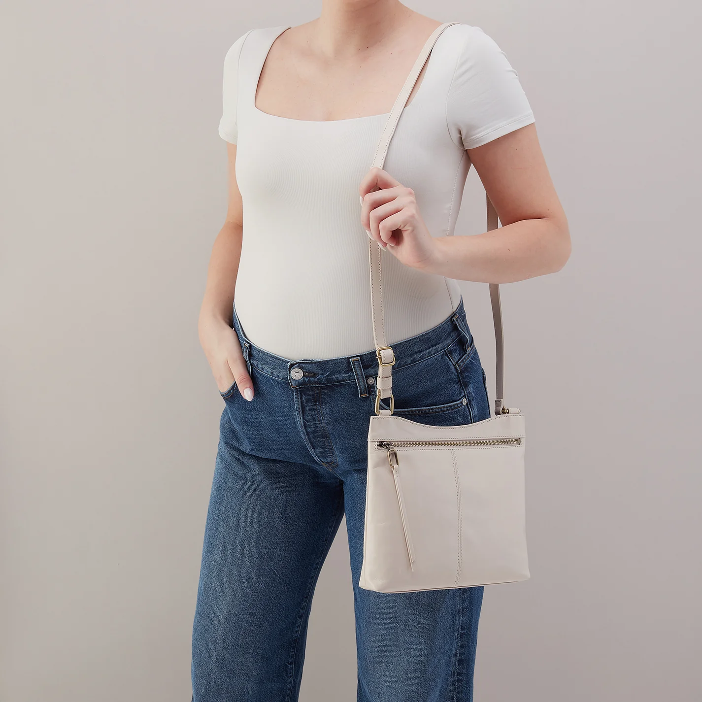 Cambel Crossbody In Polished Leather - Pale Flax - Image 2