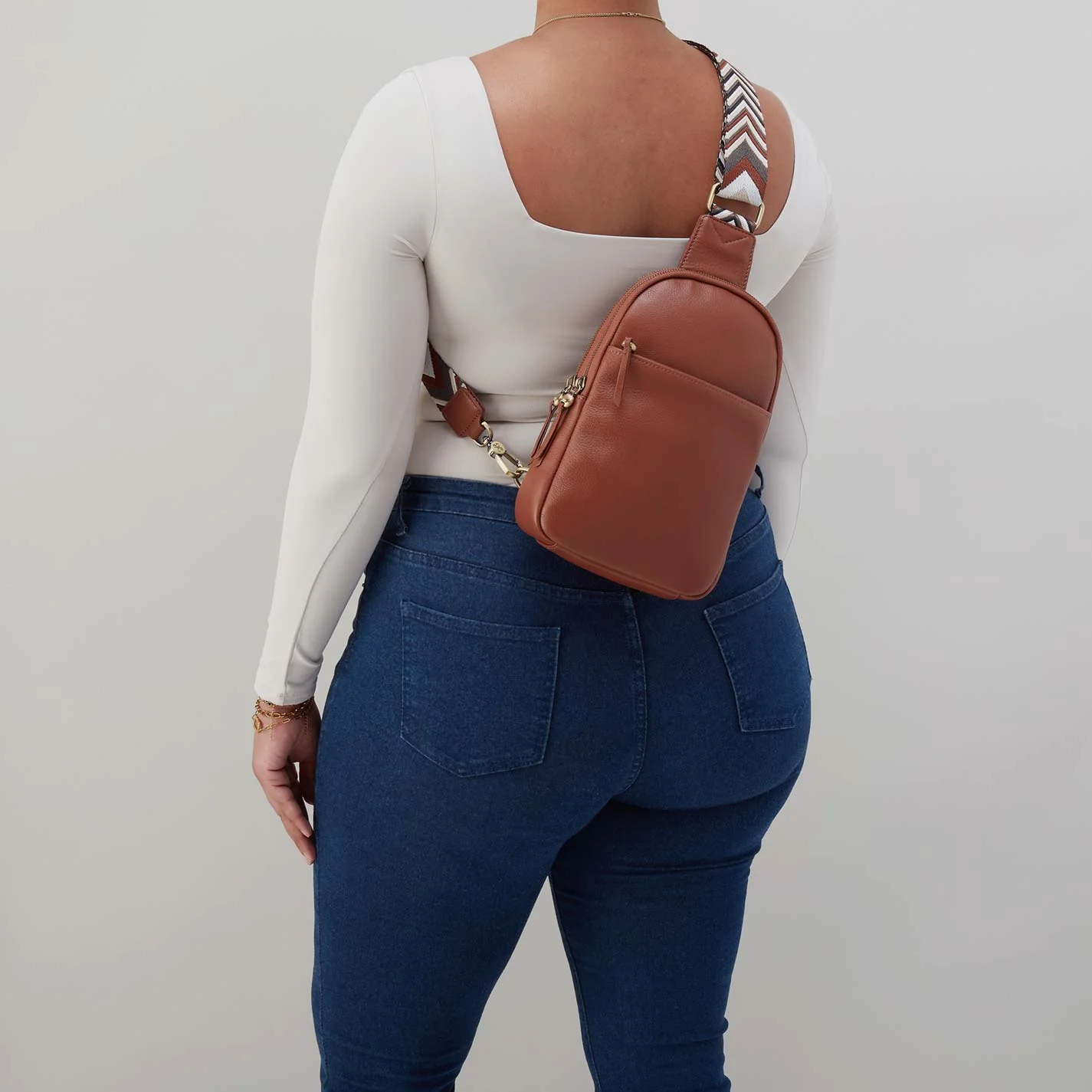 Cass Sling in Pebbled Leather - Bridle Brown - Image 4