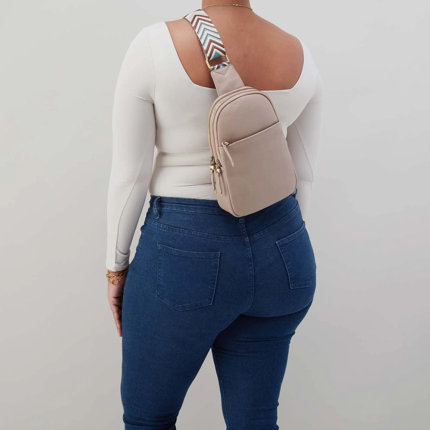 Cass Sling in Pebbled Leather - Warm Adobe - Image 4