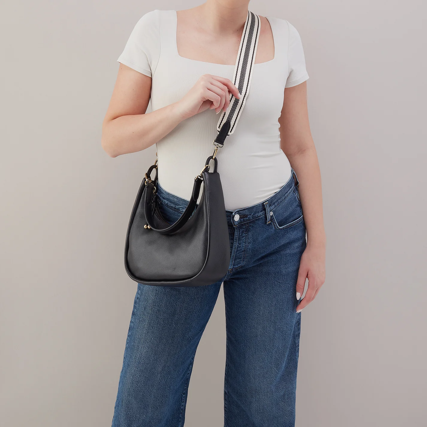 Cass Small Shoulder In Pebbled Leather - Black - Image 5