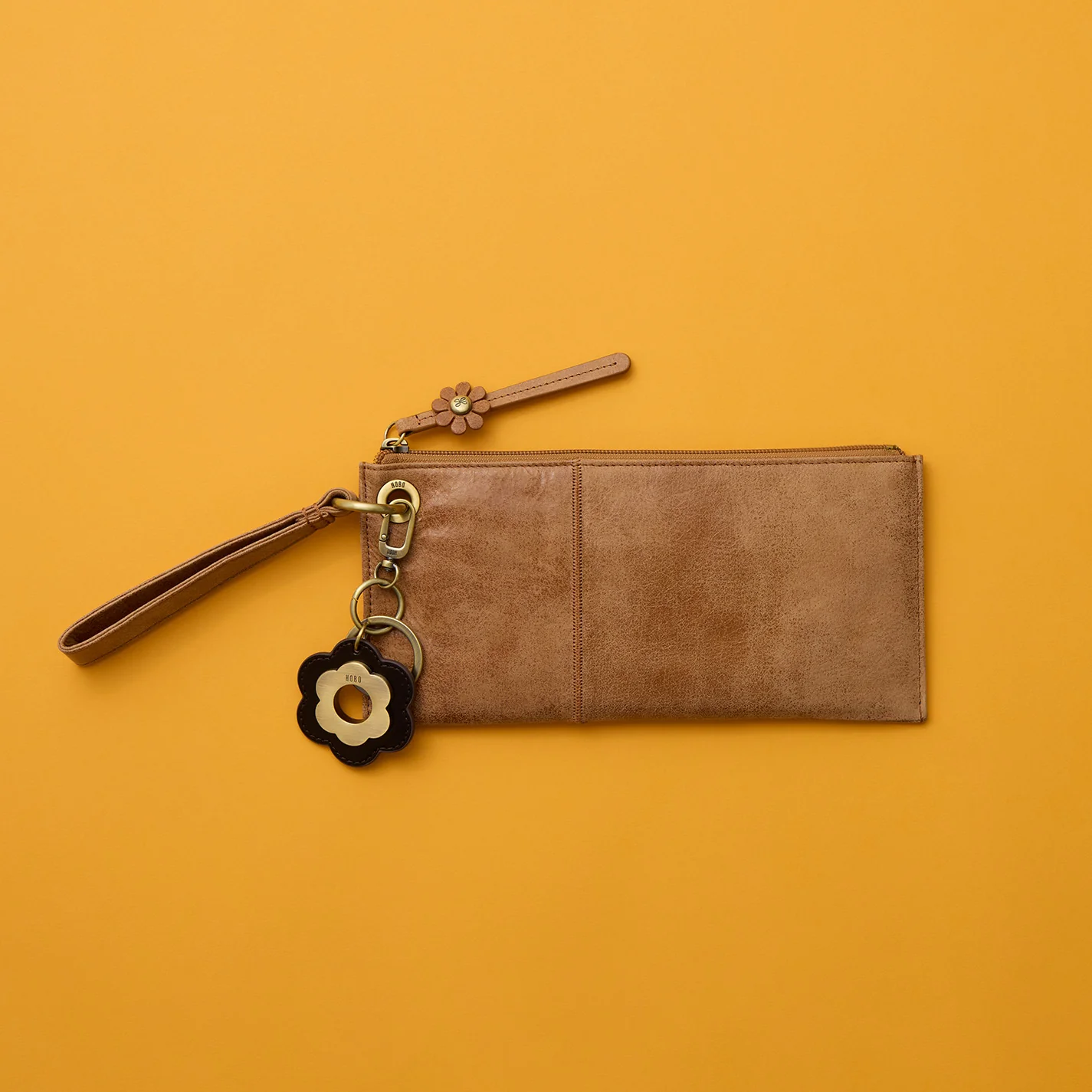 Daisy Keychain In Polished Leather - Black - Image 2