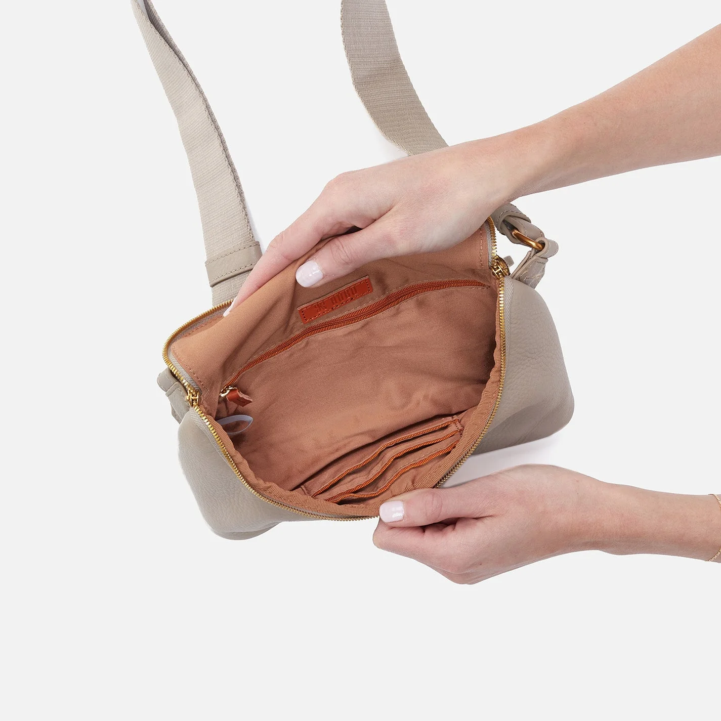 Fern Large Belt Bag in Pebbled Leather - Taupe - Image 4