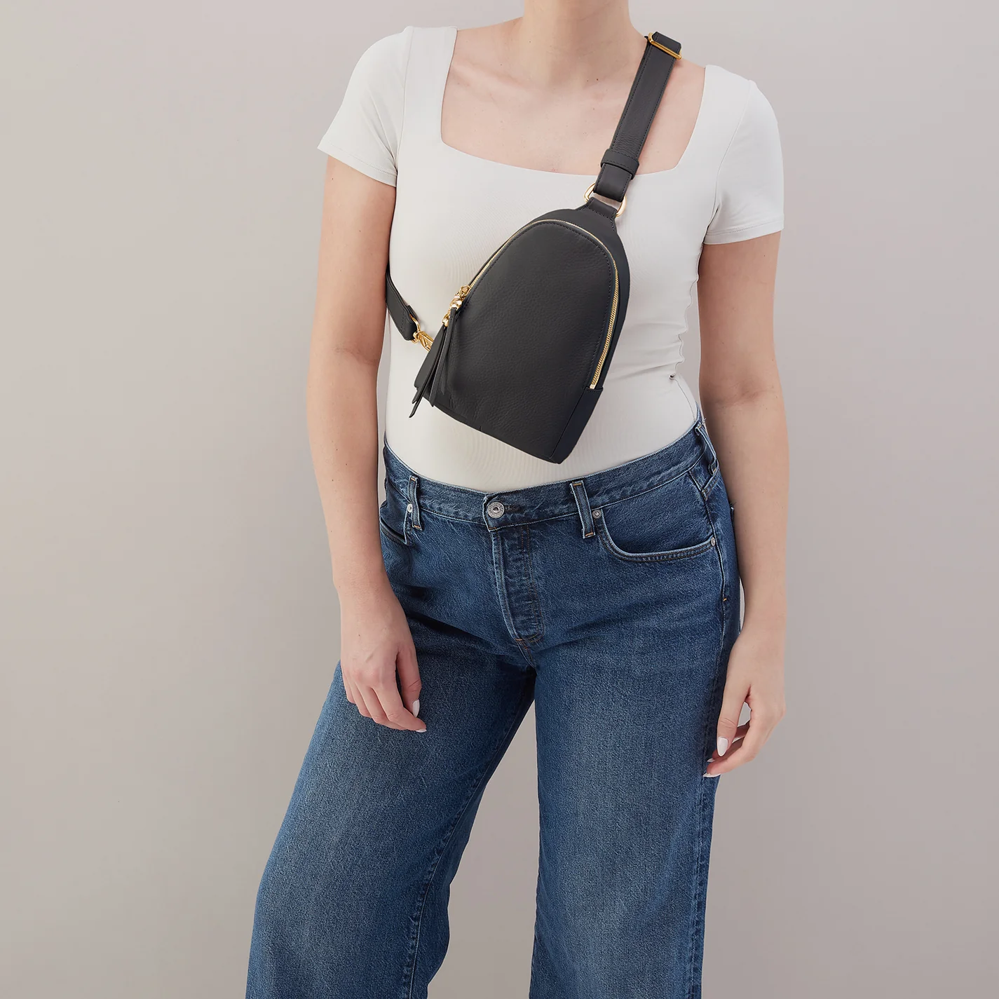 Fern Sling In Pebbled Leather - Black - Image 3