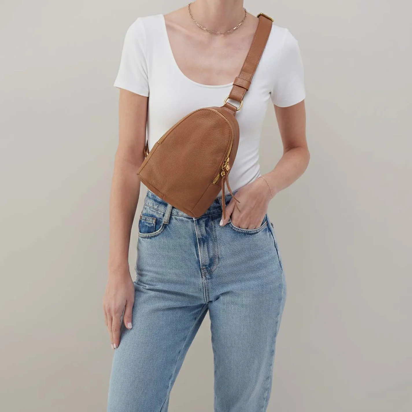Fern Sling In Pebbled Leather - Timber Brown - Image 2