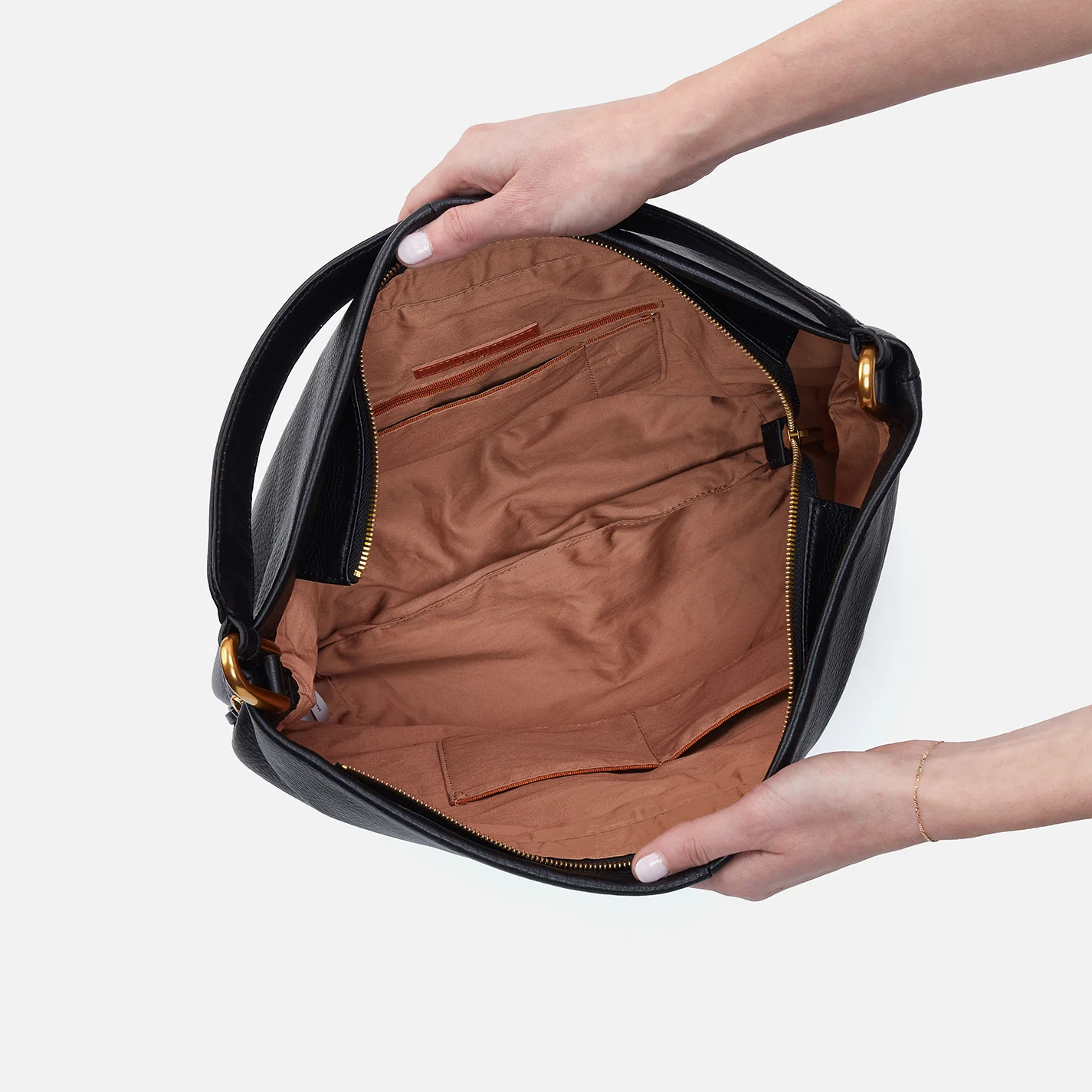 Harley Hobo In Pebbled Leather - Black - Image 4