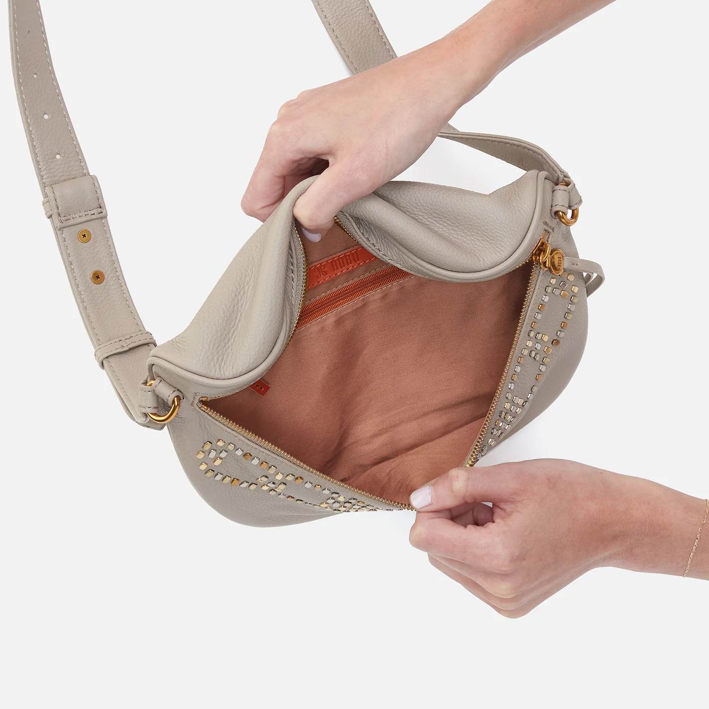 Juno Belt Bag In Pebbled Leather - Taupe - Image 4