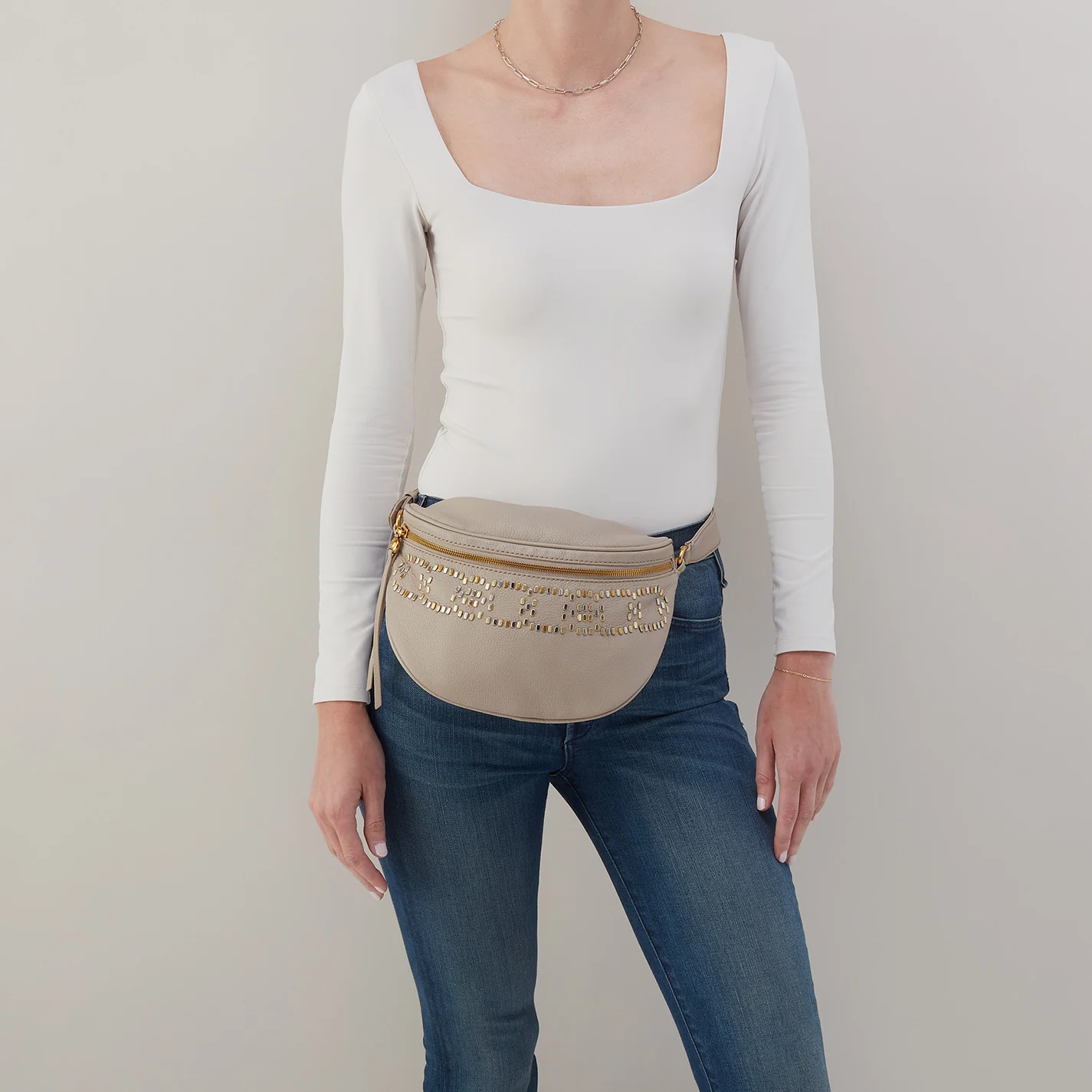 Juno Belt Bag In Pebbled Leather - Taupe - Image 5