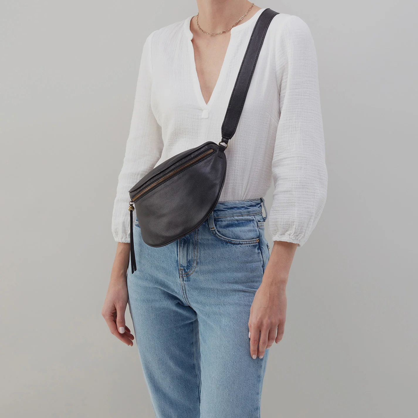 Juno Belt Bag in Smooth Leather - Navy - Image 5