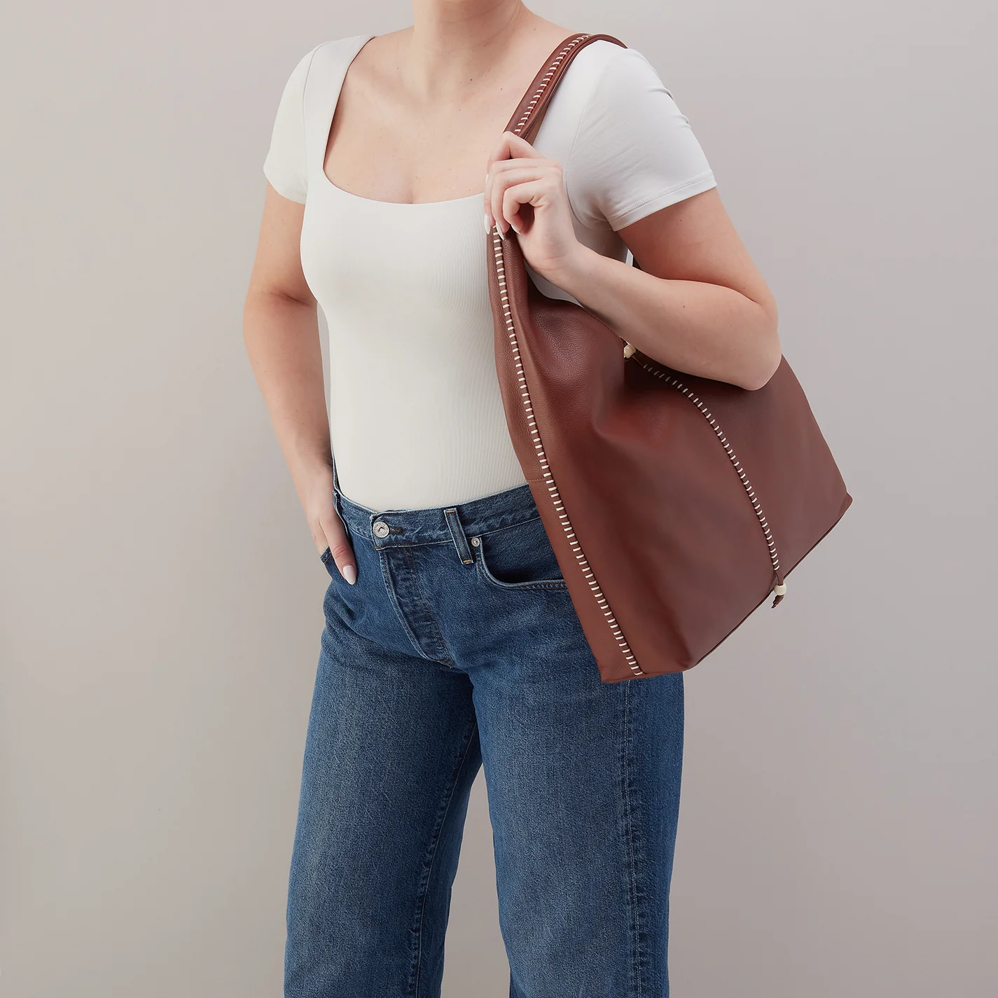 La Jolla Hobo In Cloud Leather - Cocoa Bean - Image 3