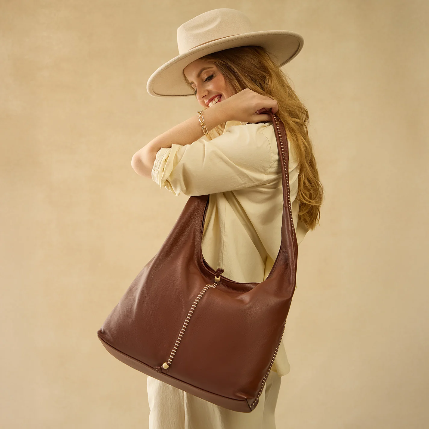 La Jolla Hobo In Cloud Leather - Cocoa Bean - Image 7