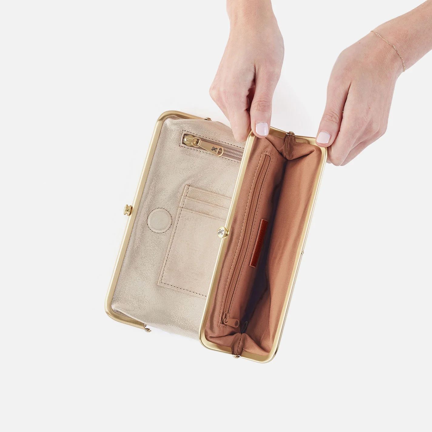 Lauren Clutch-Wallet In Metallic Leather - Sand Shimmer - Image 4