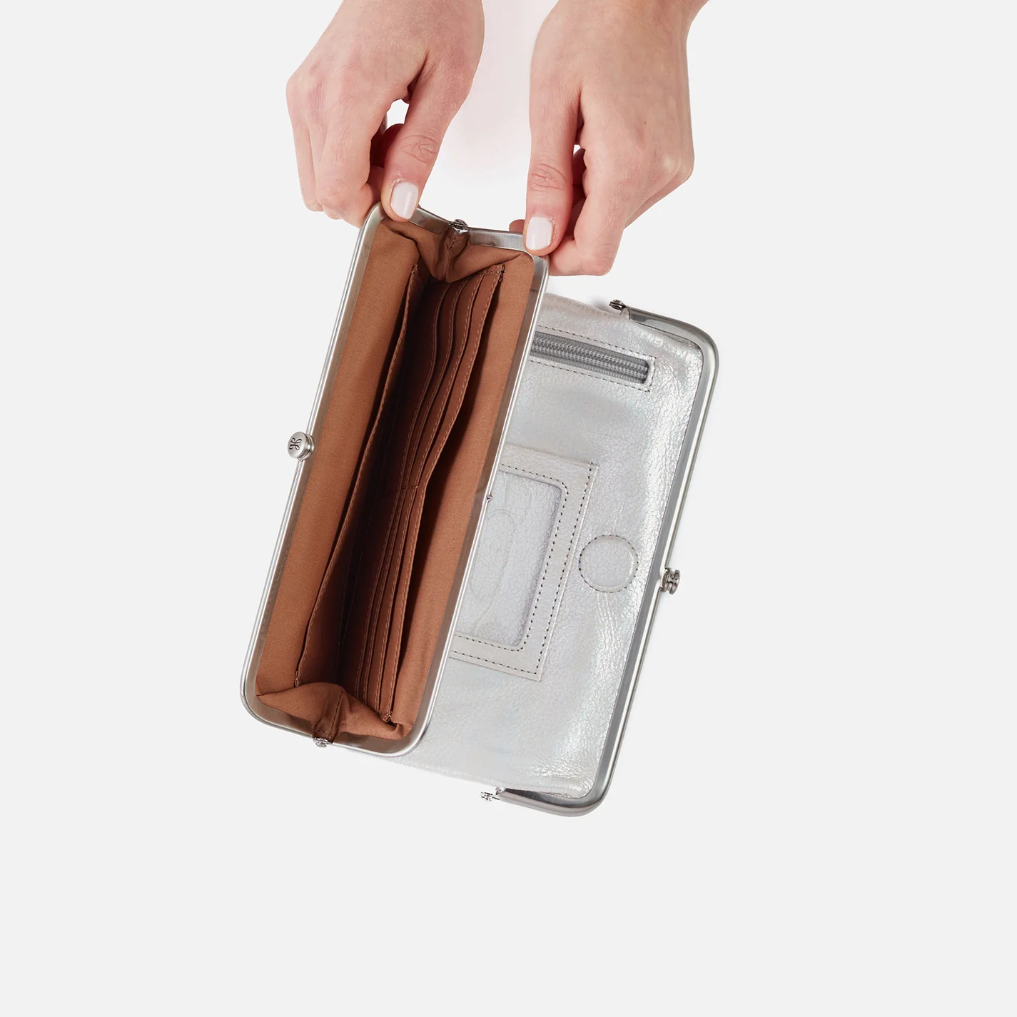 Lauren Clutch-Wallet in Metallic Leather - Silver - Image 5