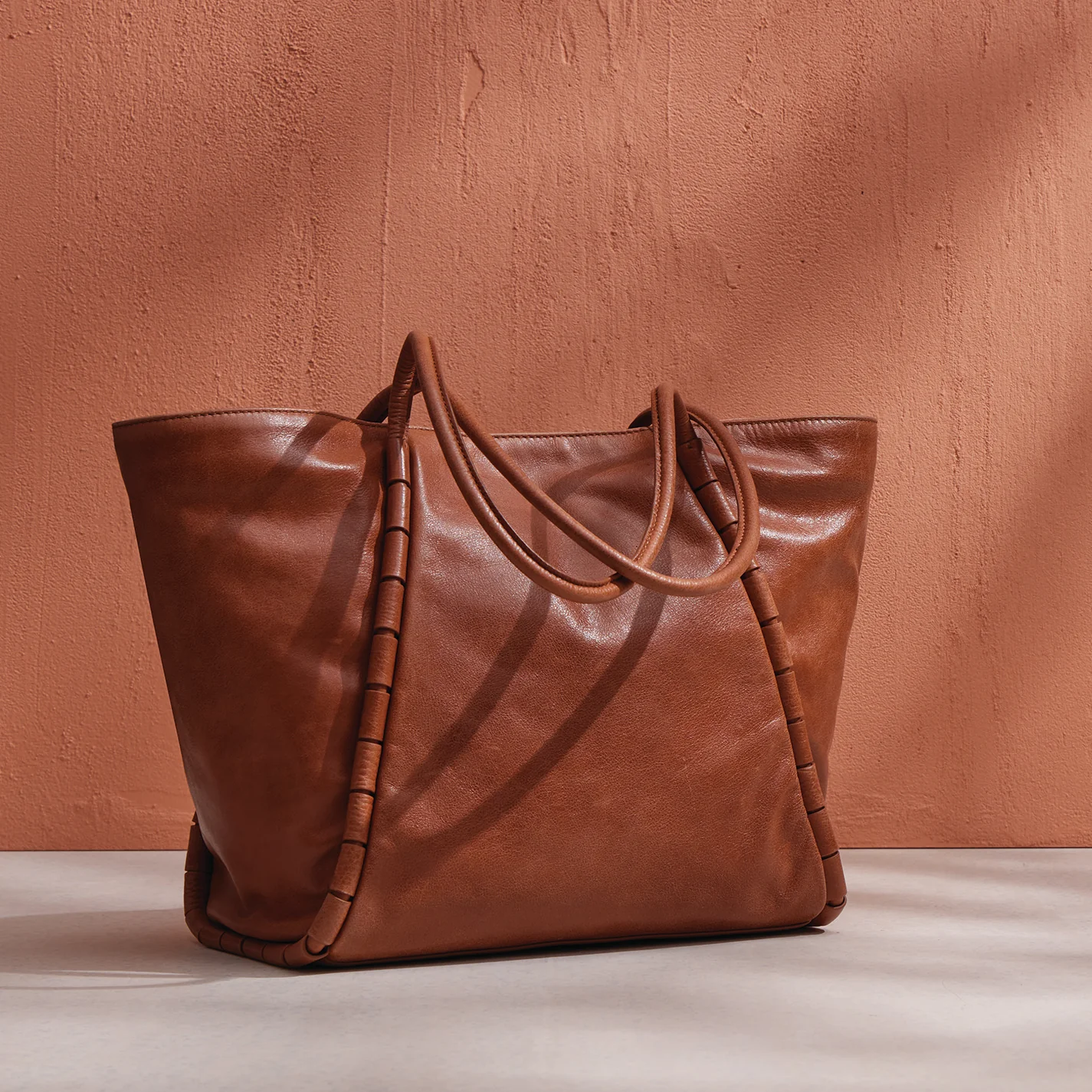 Phoebe Tote In Smooth Leather - Saddle - Image 2
