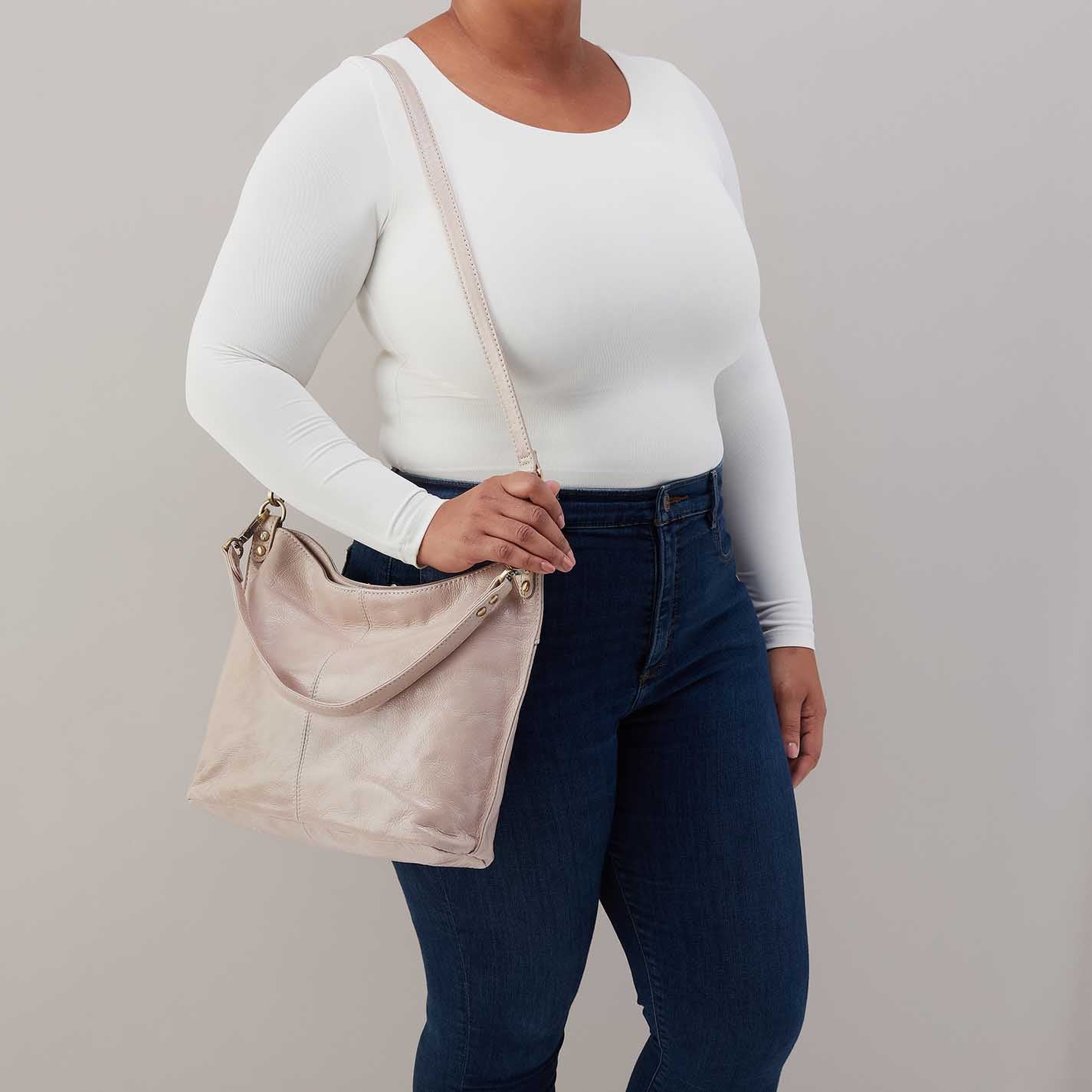 Pier Shoulder Bag in Gloss Leather - Stone Gloss - Image 3