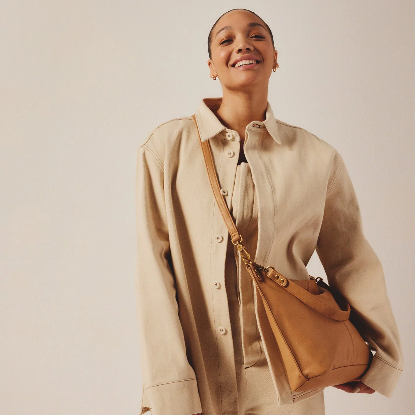 Pier Shoulder Bag In Pebbled Leather - Sandstorm - Image 4