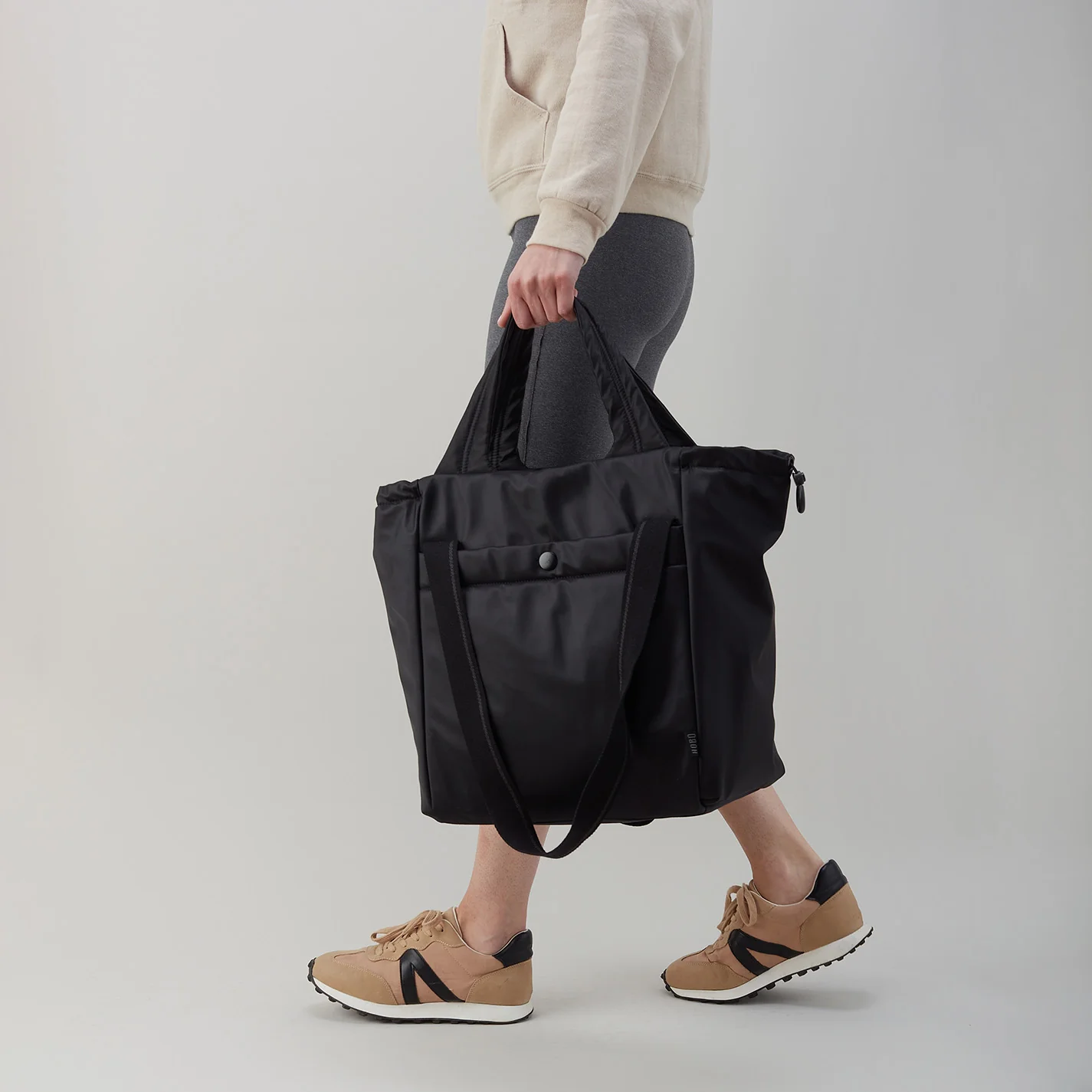PLACES TO GO Tote in CaRefiber recycled nylon - Ocean - Image 9