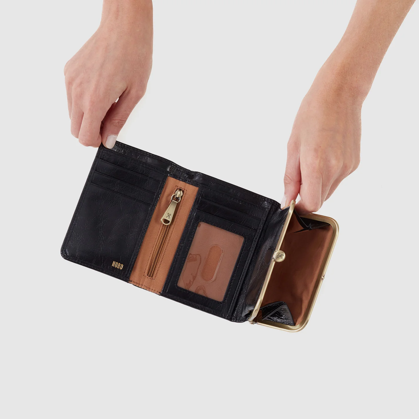 Robin Compact Wallet In Polished Leather - Black - Image 3