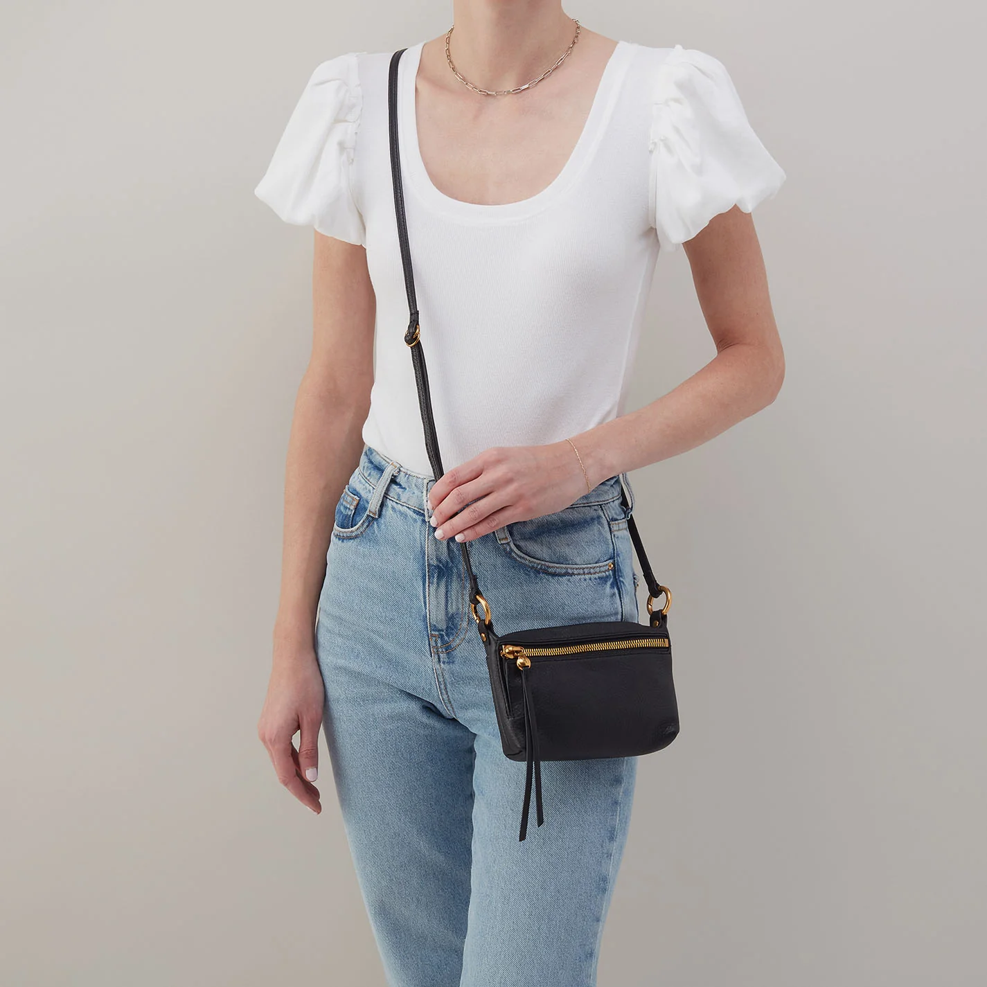 Run About Crossbody In Pebbled Leather - Black - Image 2