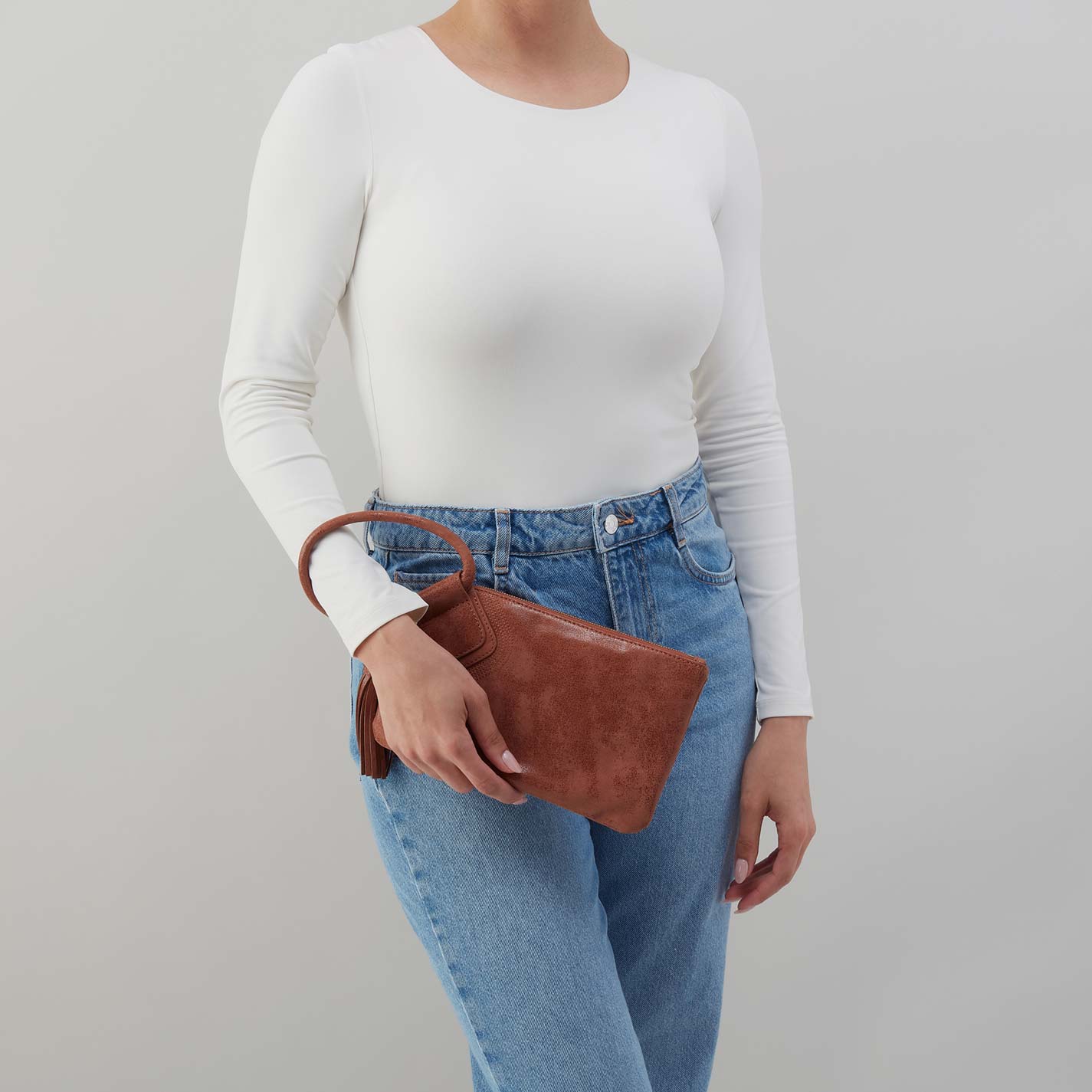 Sable Wristlet in Buffed Leather - Burnished Saddle - Image 3
