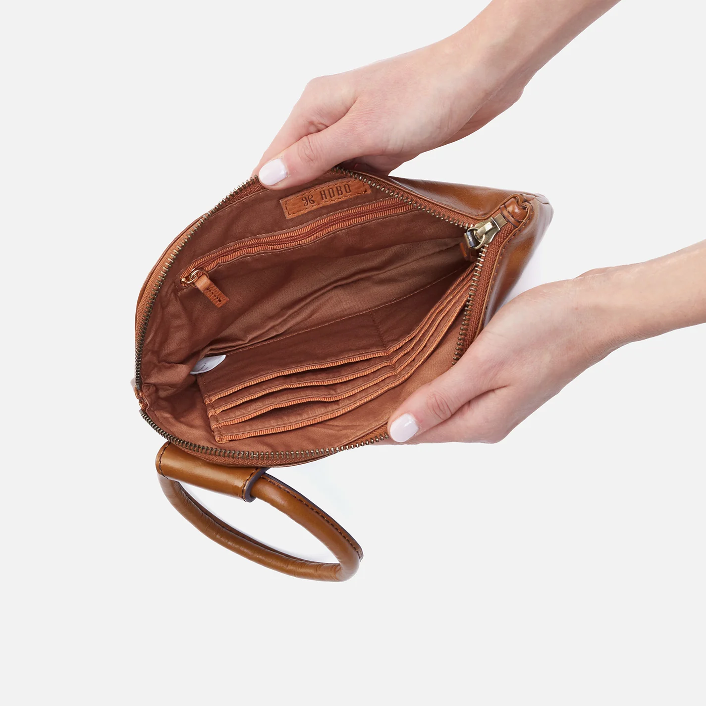 Sable Wristlet In Polished Leather - Truffle - Image 4