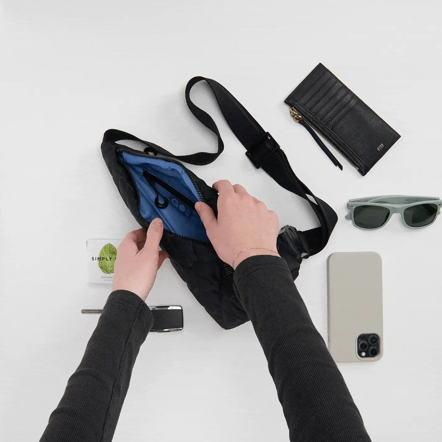 SURE THING Sling in CaRefiber recycled nylon - Ocean - Image 3