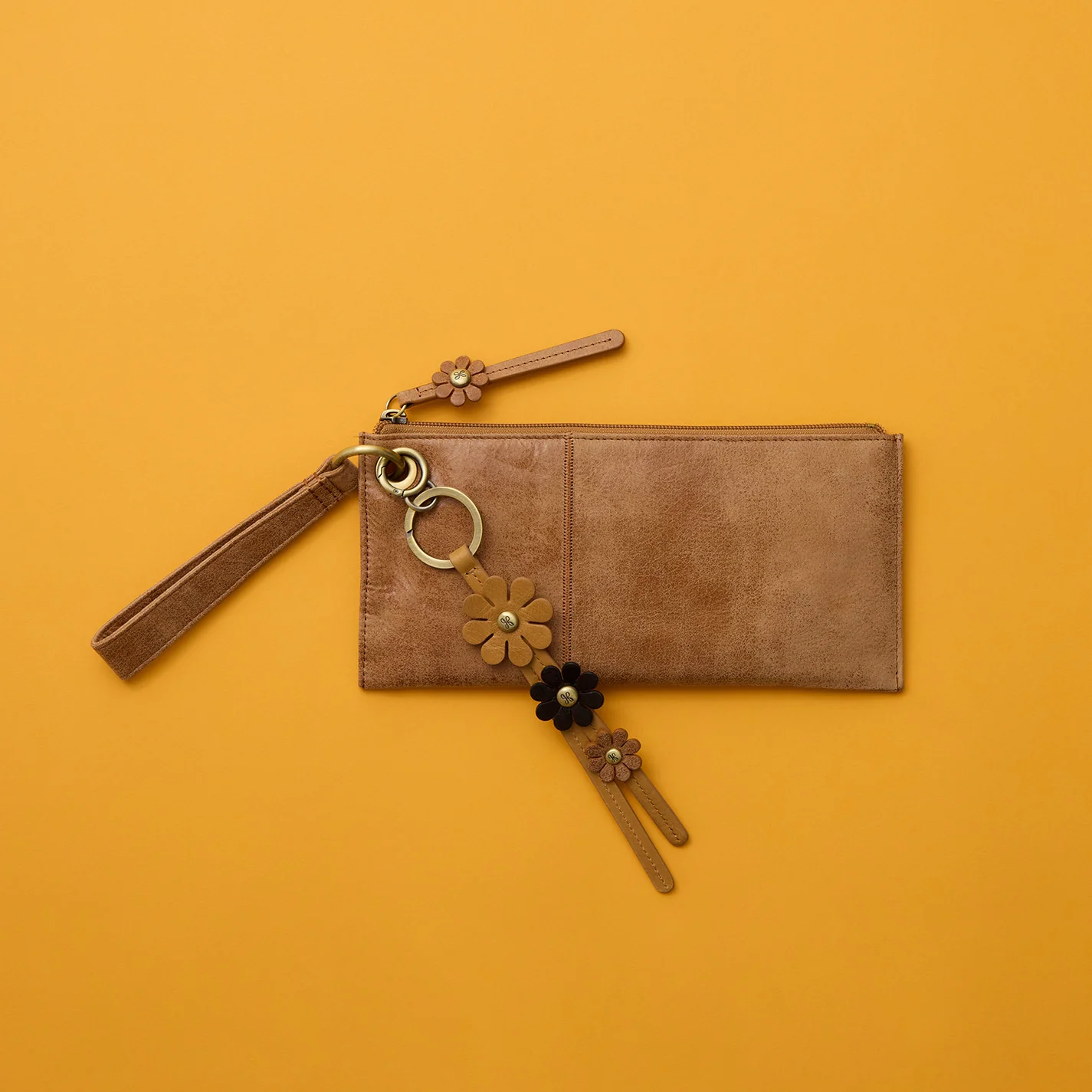 Triflower Keychain In Polished Leather - Natural - Image 2