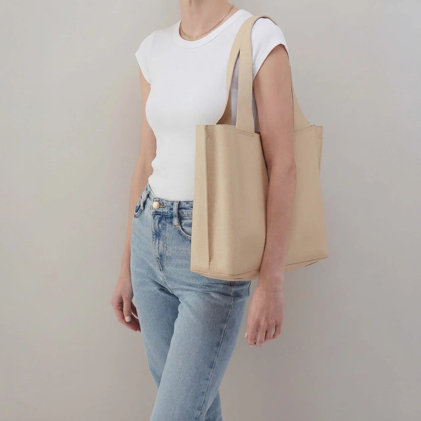Vida Large Tote In Micro Pebbled Leather - Almond - Image 3