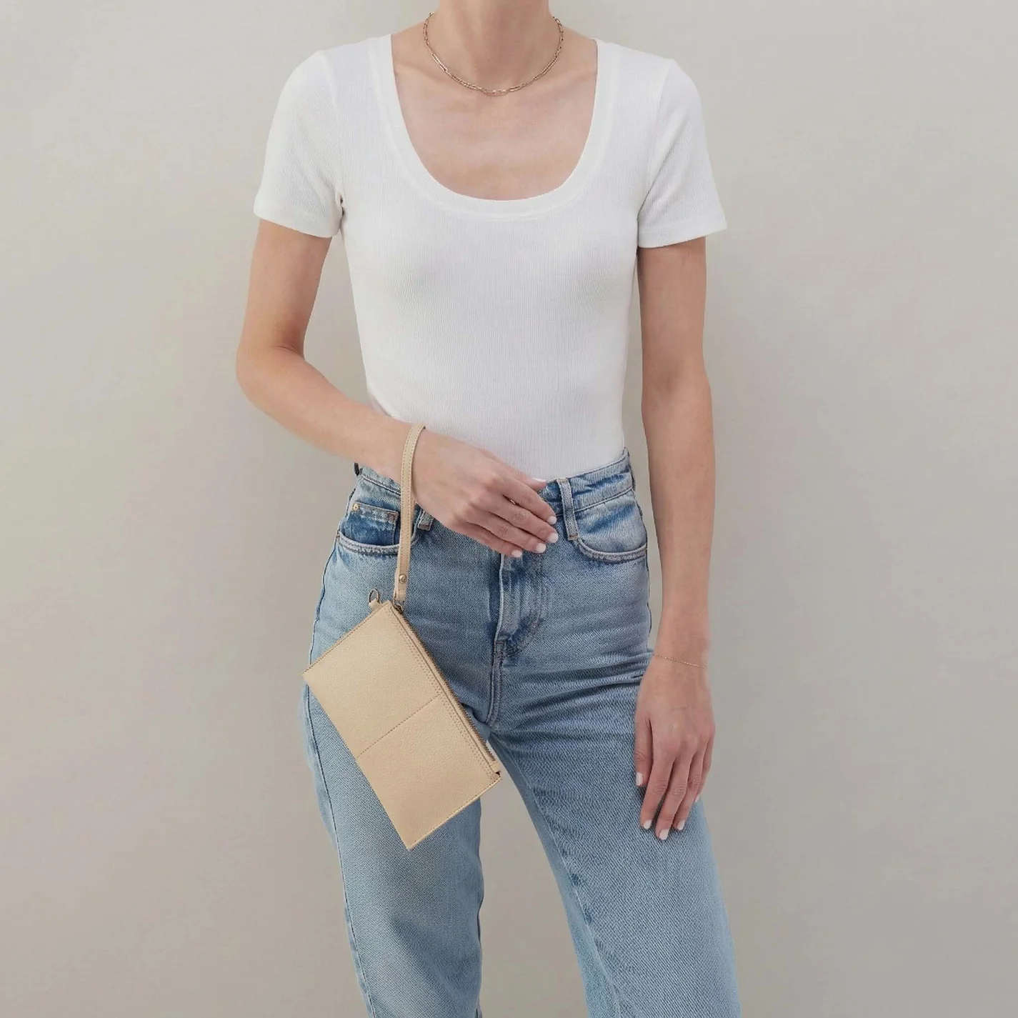 Vida Small Pouch In Micro Pebbled Leather - Almond - Image 2