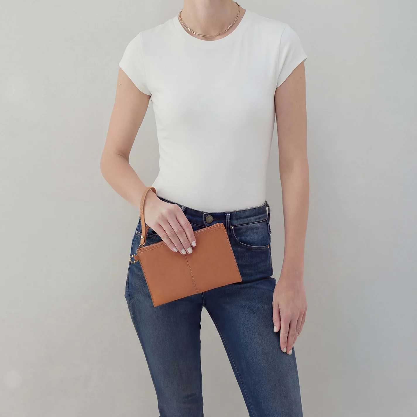 Vida Small Pouch In Micro Pebbled Leather - Biscuit - Image 3