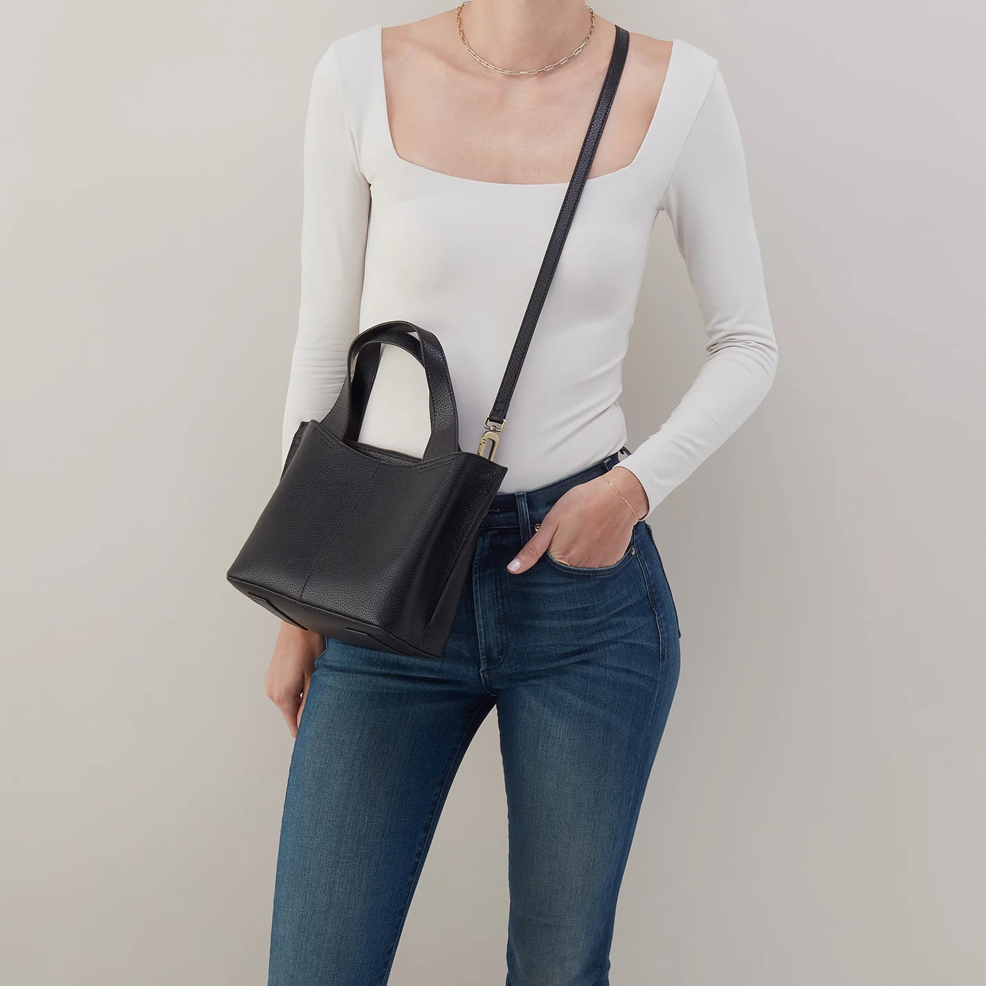 Vida Small Tote In Micro Pebbled Leather - Black - Image 3