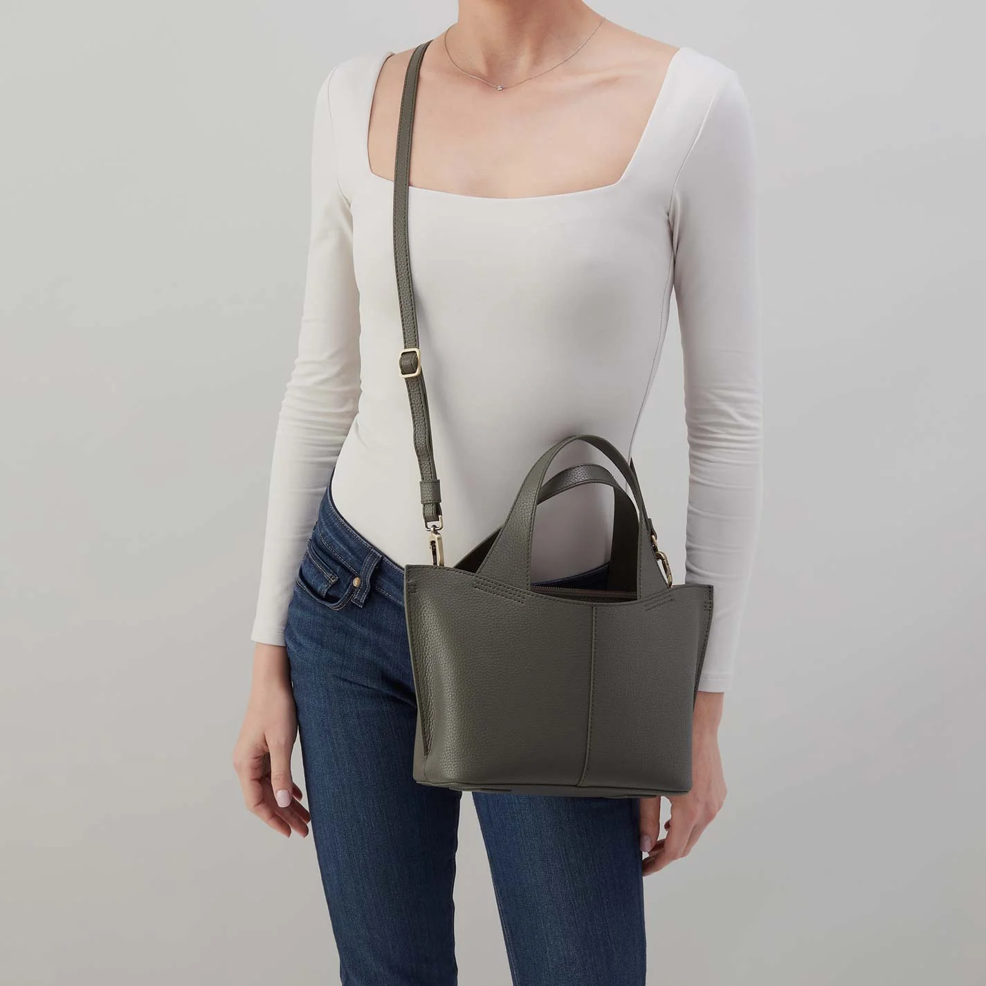 Vida Small Tote in Micro Pebbled Leather - Desert Palm - Image 3