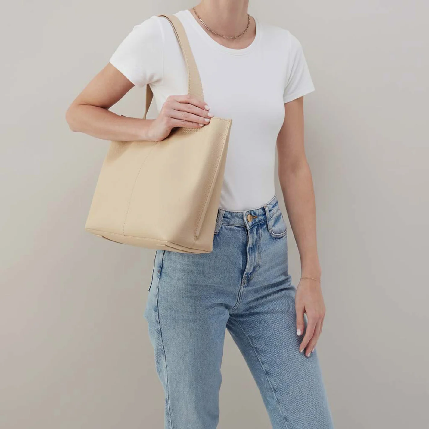 Vida Tote In Micro Pebbled Leather - Almond - Image 3