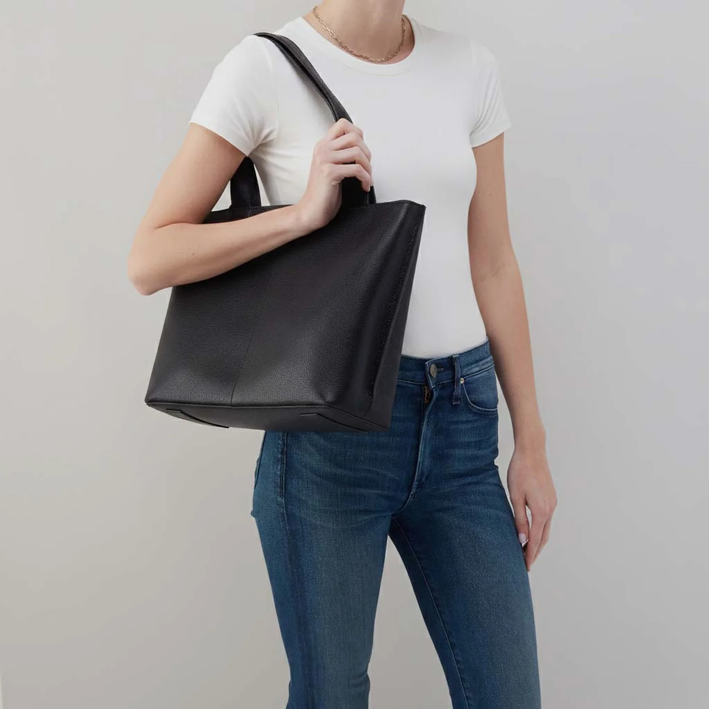 Vida Tote In Micro Pebbled Leather - Black - Image 3