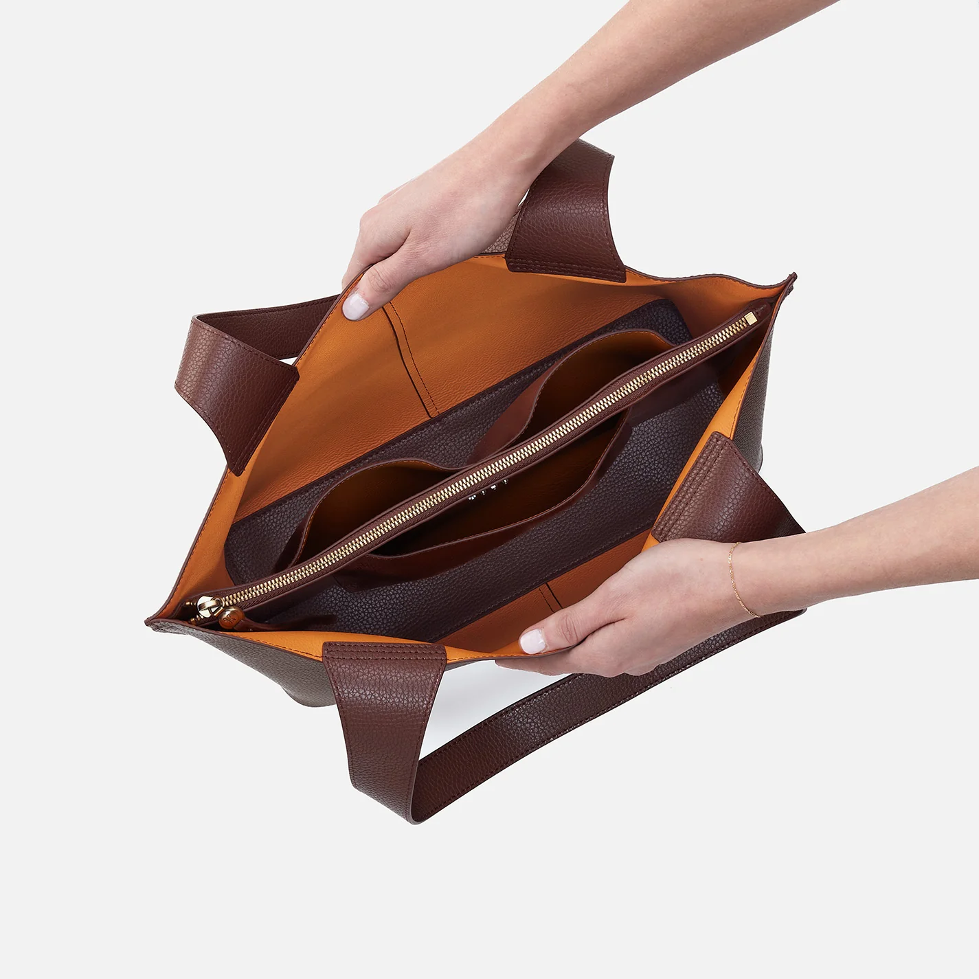 Vida Tote In Micro Pebbled Leather - Chocolate - Image 3