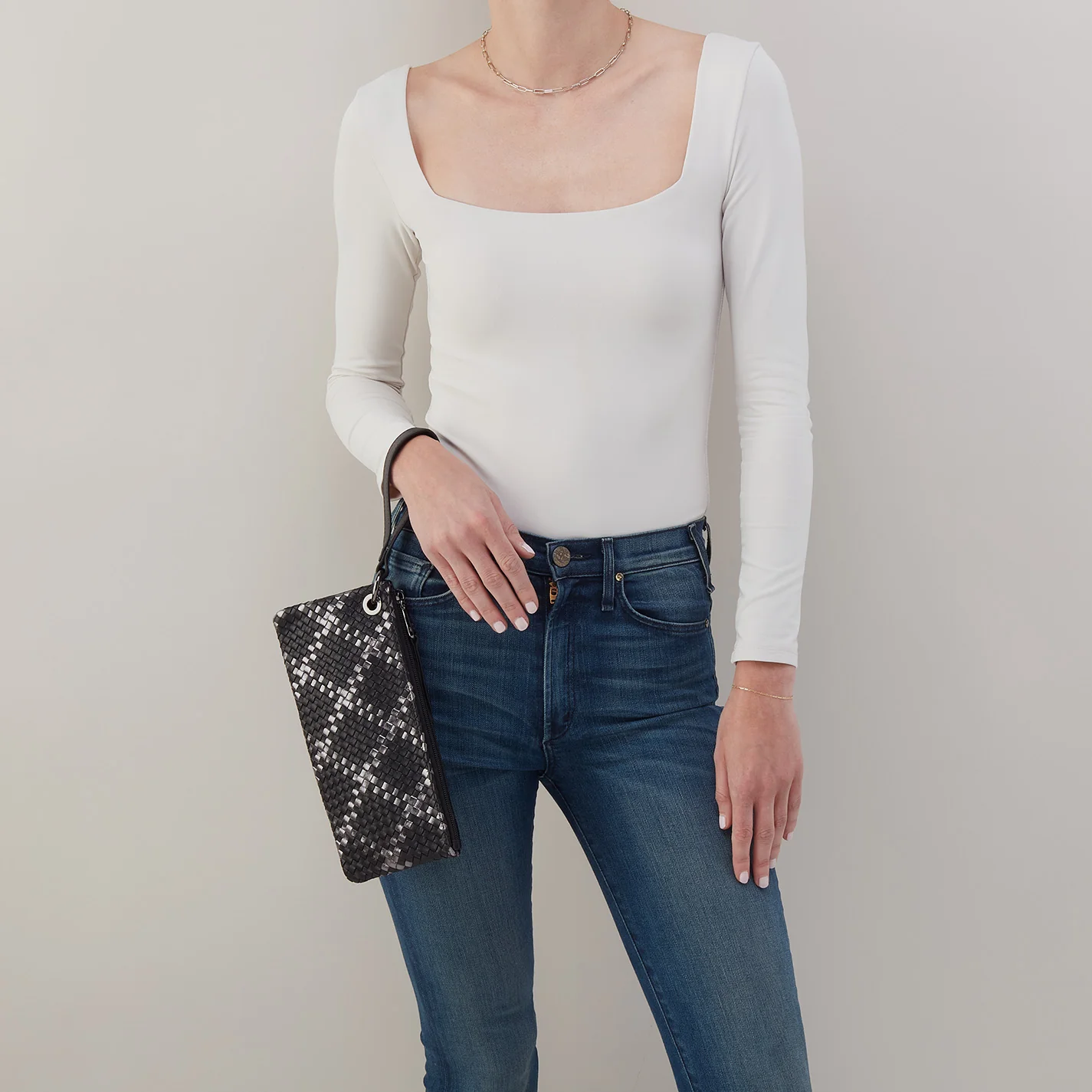 Vida Wristlet In Woven Leather - Black Metallic Woven - Image 3